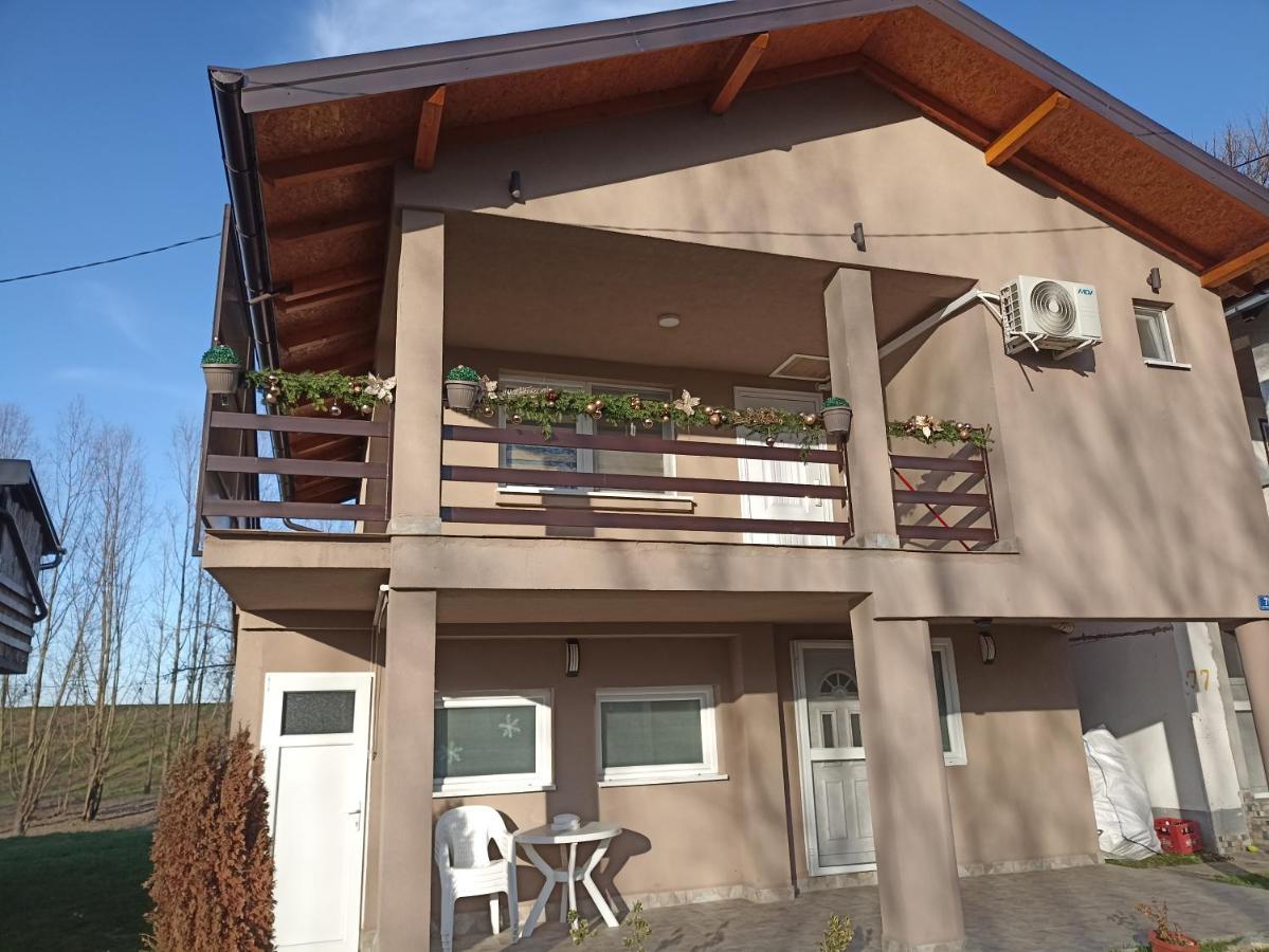 Vikendica Apartments Dunav Ms Celarevo Exterior foto